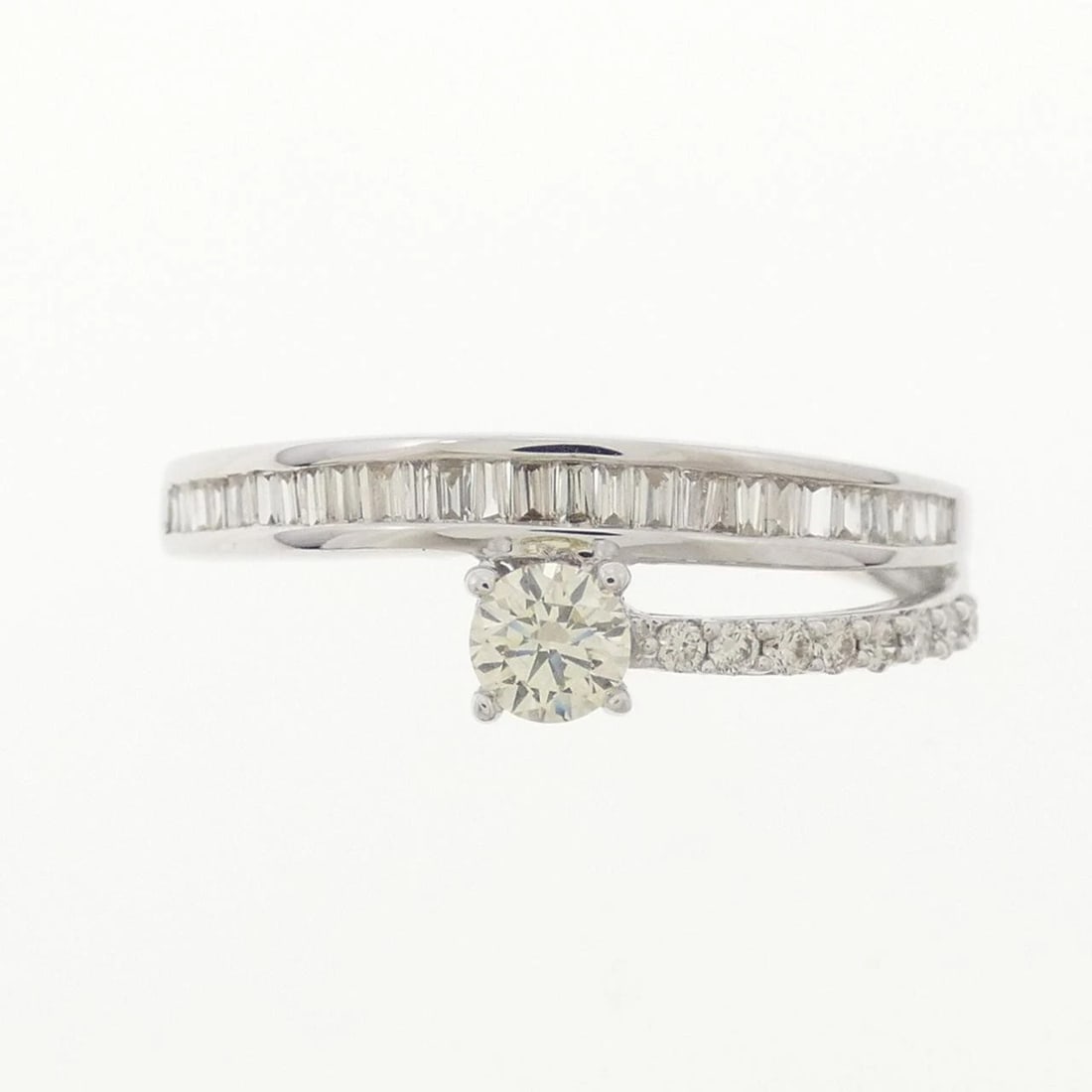 K18WG DIAMOND RING - 2