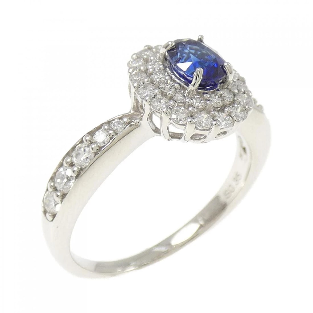 PT900 SAPPHIRE RING: PT900 Sapphire Ring Brand: Unbranded Type: Ring Material: Platinum 900 Platinum, Main Stone/Creation Main Stone SapphireSide Stone Diamond Color: White Gold Size: 7-7.5 ( US size) Accessories: No