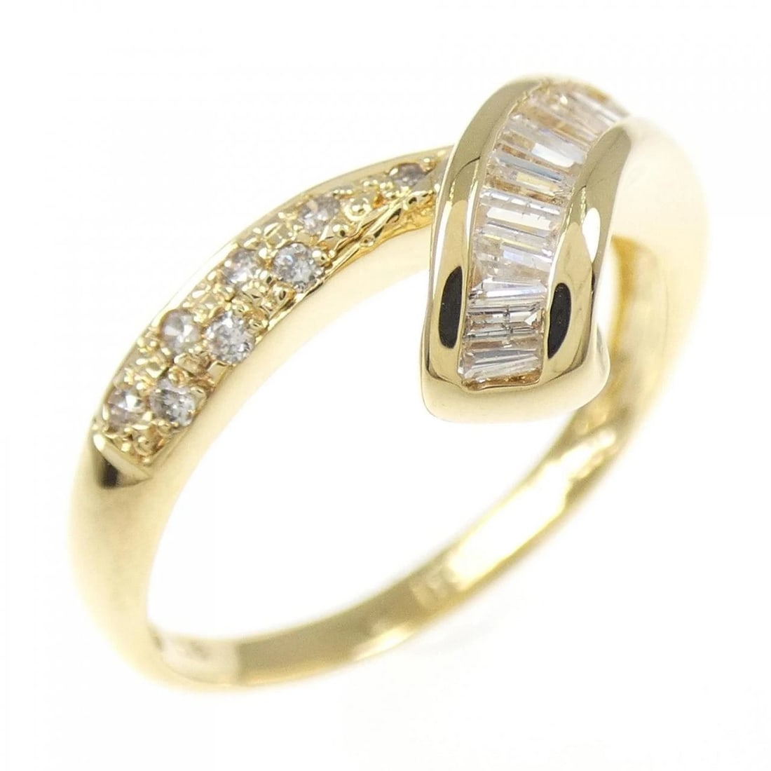 K18YG DIAMOND RING: K18YG Diamond Ring Brand: Unbranded Type: Ring Material: K18 Yellow Gold, Main Stone/Creation Natural Color: Yellow Gold Size: 6.5 US Accessories: None Accessories Notice: When purchasing
