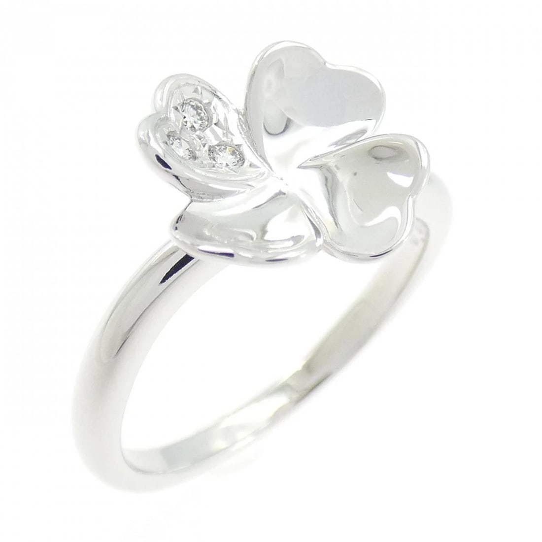 TASAKI DIAMOND RING: TASAKI Diamond Ring Brand: TASAKI Type: Ring Material: K18 White Gold, Color: White Size: 6.5 (US size) Accessories: None Accessories Notice: When purchasing pre-owned goods, please refer to