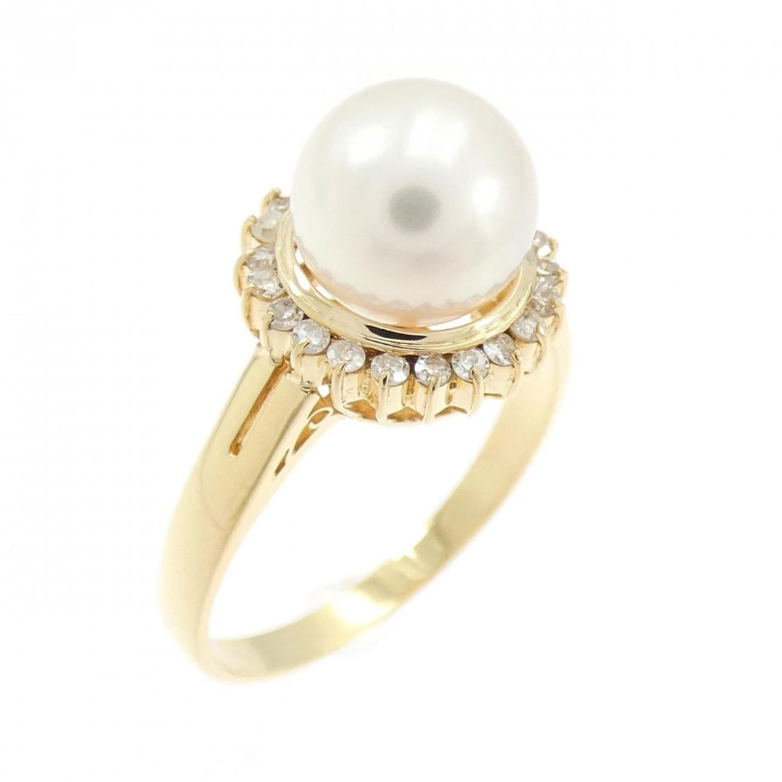 K18YG AKOYA PEARL RING: K18YG Akoya Pearl Ring Brand: Unbranded Type: Ring Material: K18 Yellow Gold, Main Stone/Creation Main Stone Akoya PearlSide Stone Diamond Color: Yellow Gold Size: 6.5 ( US size) Accessories: