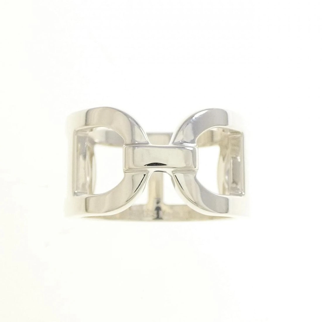 HERMES EVER CHAINE D'ANCRE RING: HERMES Ever Chaine d'Ancre Ring Brand: HERMES Type: Ring Material: 925 Silver, Color: White Size: 6.5-7 (US size) Accessories: None Accessories Notice: When purchasing pre-owned goods, please