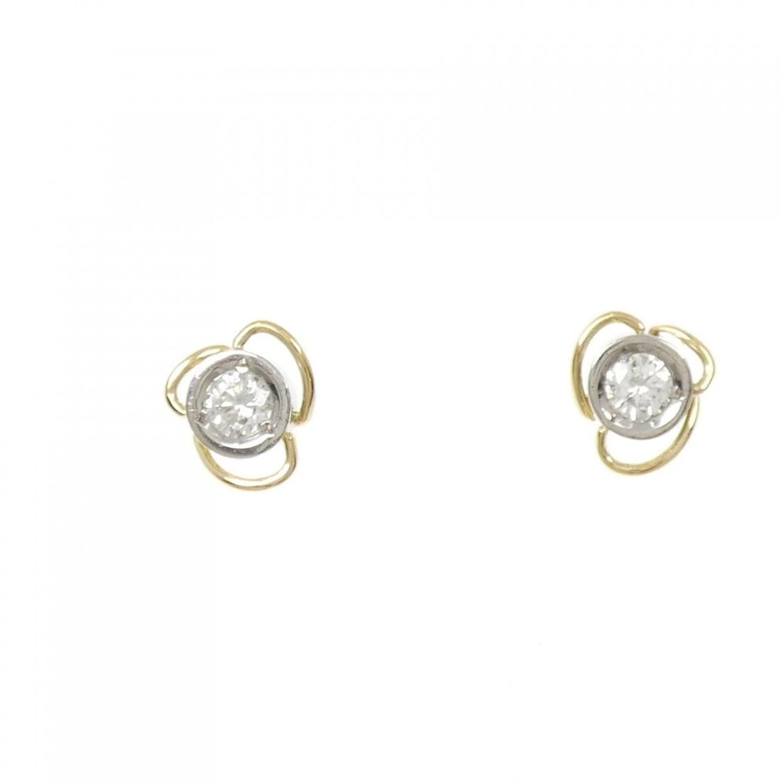 K18YG PT DIAMOND EARRINGS: K18YG PT Diamond Earrings Brand: Unbranded Type: Earrings Material: K18 Yellow Gold Platinum, Main Stone/Creation Natural Color: Yellow Gold Size: ActualSize HxW: 8.6mmx8.2mm Accessories: