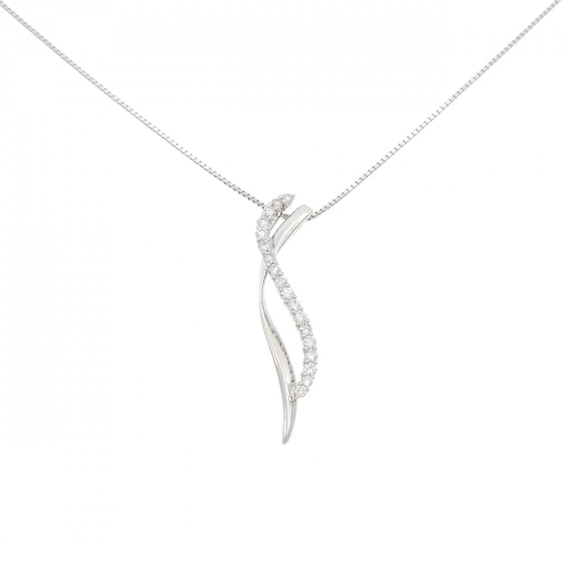 PT900 PT850 DIAMOND NECKLACE: PT900 PT850 Diamond Necklace Brand: Unbranded Type: Necklace Material: Platinum 900 Platinum Platinum 850, Main Stone/Creation Natuarl Color: None Size: 45cmActualSize Pendant top H x W: