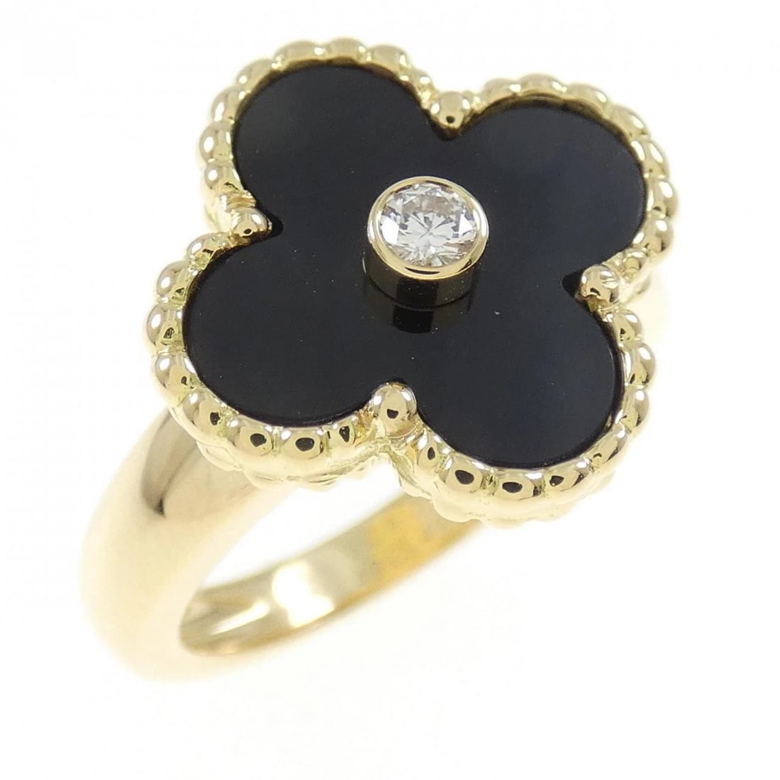 VAN CLEEF & ARPELS ALHAMBRA RING: Van Cleef & Arpels Alhambra Ring Brand: Van Cleef & Arpels Type: Ring Material: 750 Yellow Gold, Main Stone/Creation Onyx Color: Yellow Gold Size: 5 US US Accessories: None Accessories Not