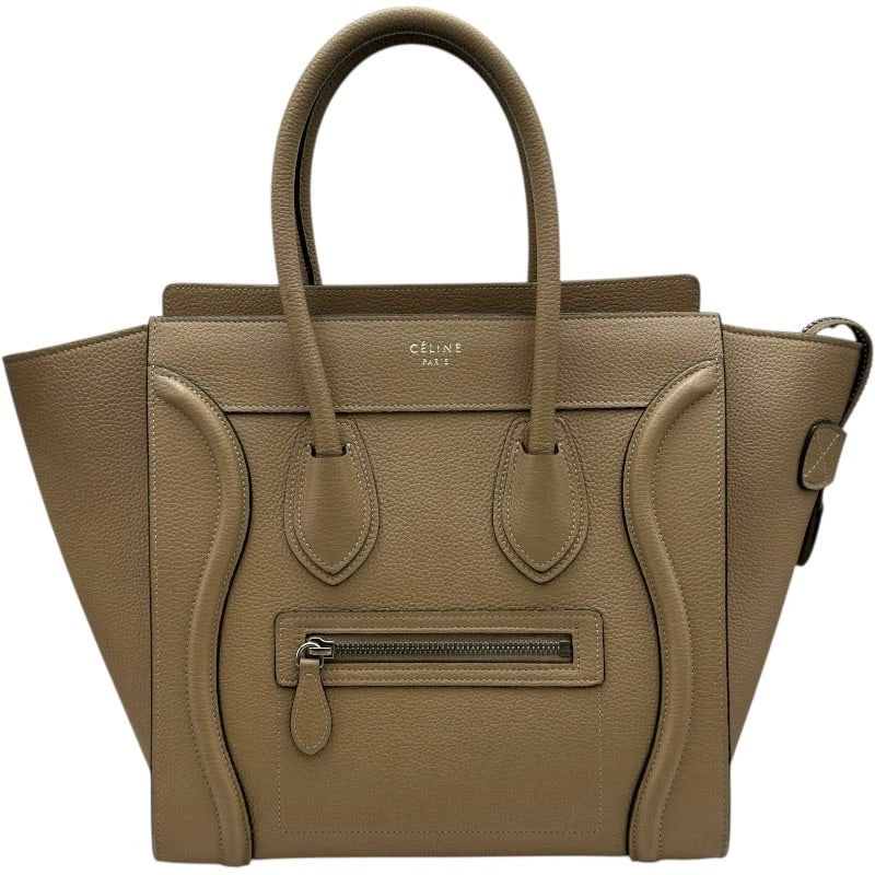 CELINE LUGGAGE MICRO DUNE CALF LEATHER HANDBAG HANDBAG: CELINE Luggage Micro Dune Calf Leather Handbag Handbag Brand: CELINE Type: Handbag Material: Calf Color: Dune Size: W: 26cm / H: 26cm / D: 11cm Accessories: None Accessories Notice: When p