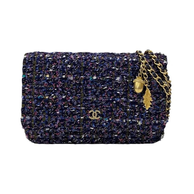CHANEL TWEED CHAIN WALLET NAVY GHW SHOULDER BAG HANDBAG: CHANEL Tweed Chain Wallet Navy GHW Shoulder Bag Handbag Brand: CHANEL Type: Handbag Material: Tweed Color: Navy/GD Hardware Size: W: 19cm / H: 12cm / D: 3.5cm / Shoulder: 122cm Accessories: None