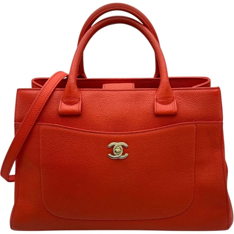 CHANEL NEO EXECUTIVE TOTE SERIES ORANGE GHW CAVIAR SKIN HANDBAG: CHANEL Neo Executive Tote Series Orange GHW Caviar Skin Handbag Brand: CHANEL Type: Handbag Material: Caviar Skin Color: Orange GD Hardware Size: W: 35cm / H: 24cm / D: 14cm Accessories: None