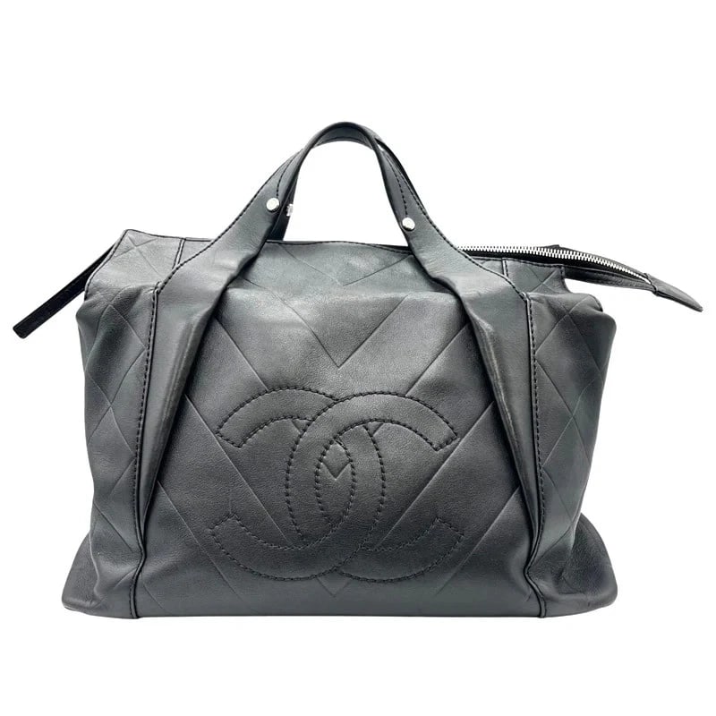 CHANEL V-STITCH COCO MARK 11 SERIES BLACK SHW CALF LEATHER HANDBAG: CHANEL V-Stitch Coco Mark 11 Series Black SHW Calf Leather Handbag Brand: CHANEL Type: Handbag Material: Calf Leather Color: Black/SV Hardware Size: W: 36cm / H: 8cm / D: 11cm Accessories: None