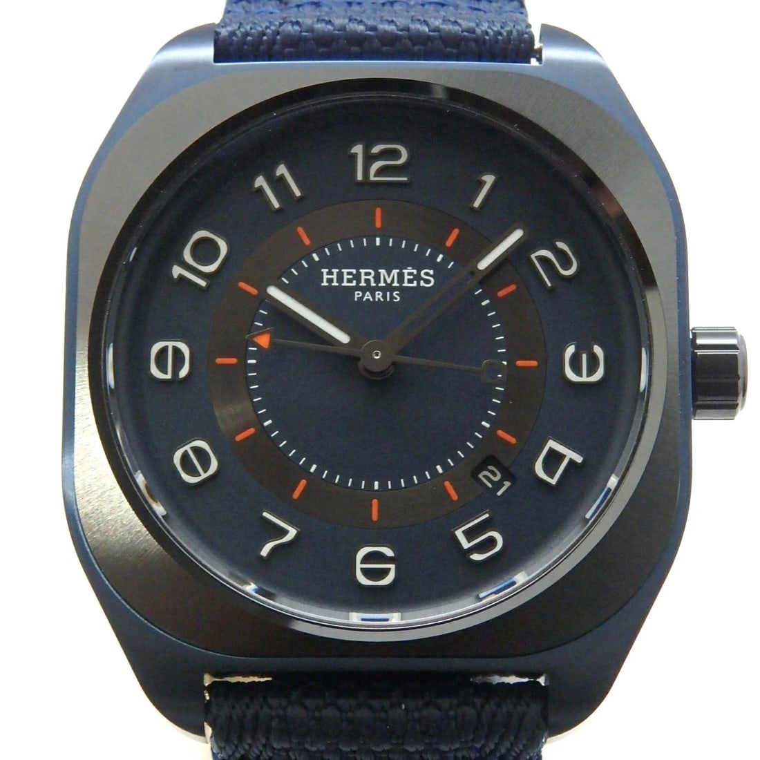 HERMES WATCH: HERMES Watch Brand: HERMES Type: N/A Material: Band Material Titanium/Canvas Strap, Case Material N/A Color: Band Color N/A Size: Band Size none, Case Size 39mm Accessories: None Accessories