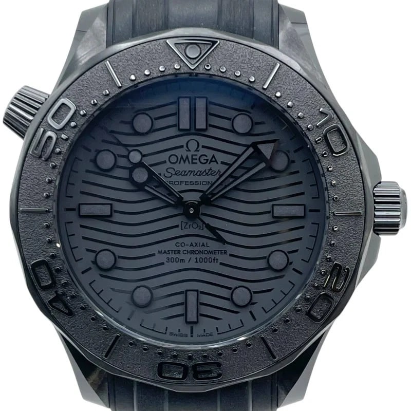 OMEGA SEAMASTER CO-AXIAL MASTER CHRONOMETER WATCH: Omega Seamaster Co-Axial Master Chronometer Watch Brand: OMEGA Type: Wrist watch Material: ceramic Color: Dial Color Black Size: [ Case size ] 43.5 / Case shape: Round face / Case thickness: