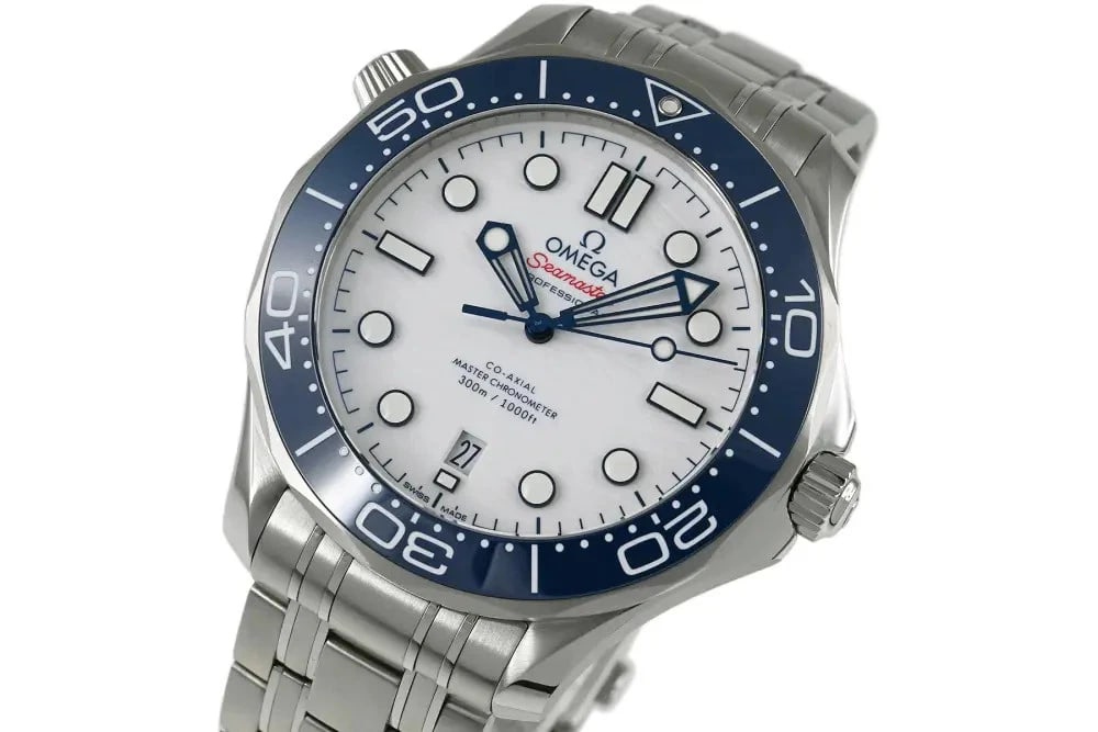 OMEGA SEAMASTER WATCH: OMEGA Seamaster Watch Brand: OMEGA Type: Wrist watch Material: SS Color: Dial Color White Size: [ Case size ] 42mm [ Arm circumference size ] 20.5cm Case Thickness 13.5mm Accessories: None