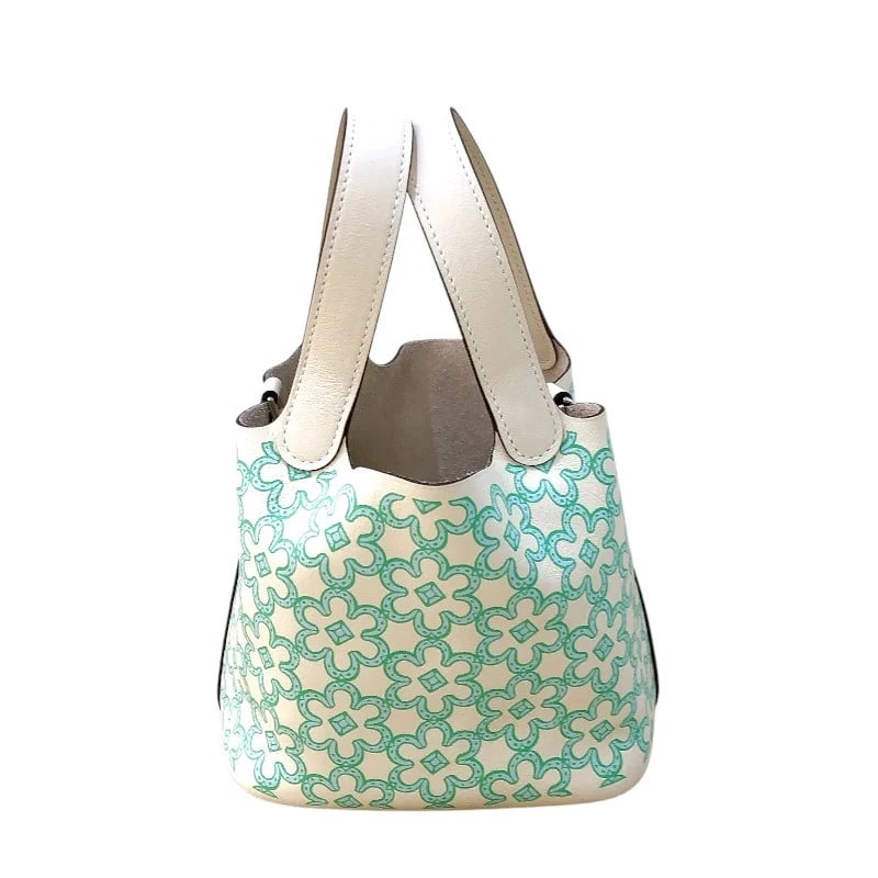 HERMES PICOTIN LOCK MICRO LUCKY DAISY B STAMP NATA/SHW HANDBAG: HERMES Picotin Lock Micro Lucky Daisy B Stamp Nata/SHW Handbag Brand: HERMES Type: Handbag Material: Swift Color: Hatchet/SV Hardware Size: W: 15cm / H: 12cm / D: 11cm Accessories: None Ac