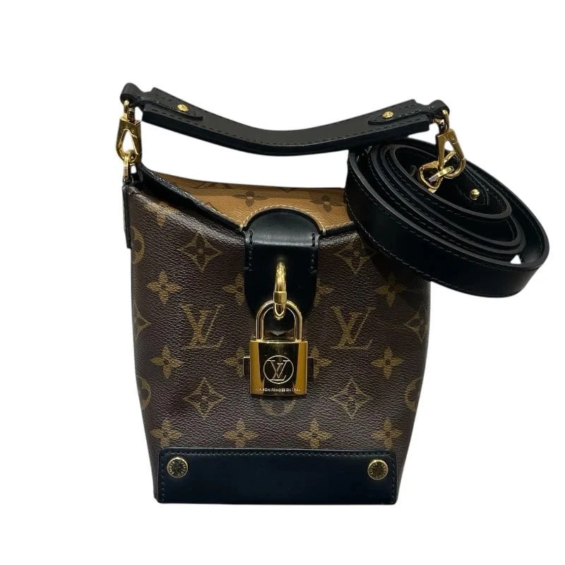 LOUIS VUITTON BENTO BOX MONOGRAM MONOGRAM HANDBAG: LOUIS VUITTON Bento Box Monogram Monogram Handbag Brand: LOUIS VUITTON Type: Handbag Material: Monogram Reverse Color: Monogram Size: W: 12.5cm / H: 16cm / D: 6.5cm / Shoulder: 100cm 