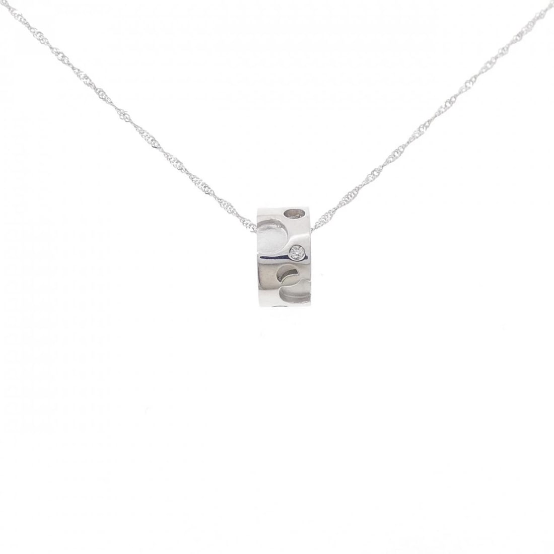 K18WG 750WG DIAMOND NECKLACE: K18WG 750WG Diamond Necklace Brand: Unbranded Type: Necklace Material: K18 White Gold 750 White Gold, Main Stone/Creation Natural Color: WG Size: 40cmActualSize Pendant top H x W: 9.9mmx5.2mm