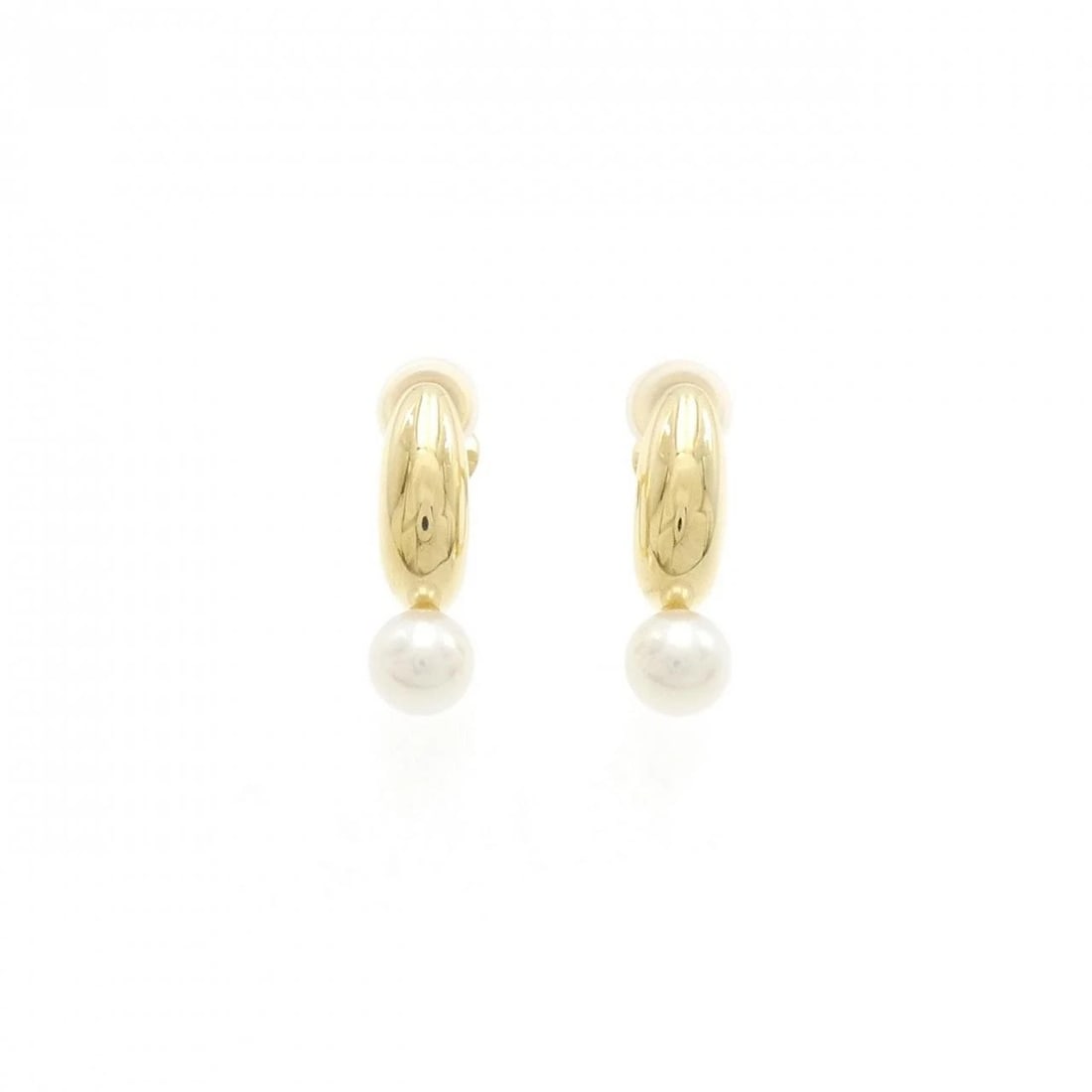 MIKIMOTO AKOYA PEARL EARRINGS 5.8MM: MIKIMOTO Akoya Pearl Earrings 5.8mm Brand: MIKIMOTO Type: Earrings Material: K18 Yellow Gold, Main Stone/Creation Akoya Pearl Color: Yellow Gold Size: ActualSize HxW: 18.3mmx5.8mm 