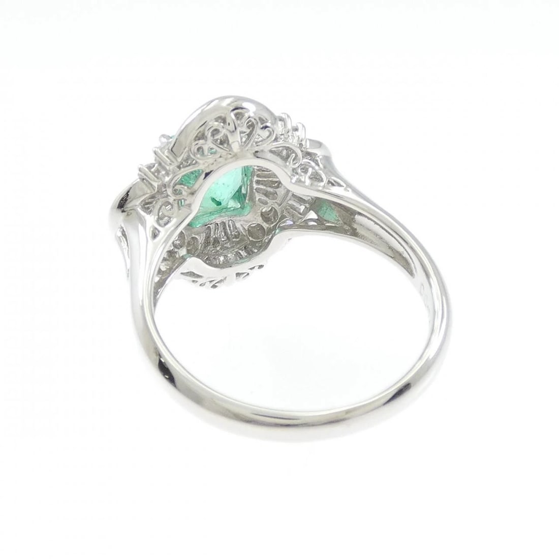 PT900 EMERALD RING - 3