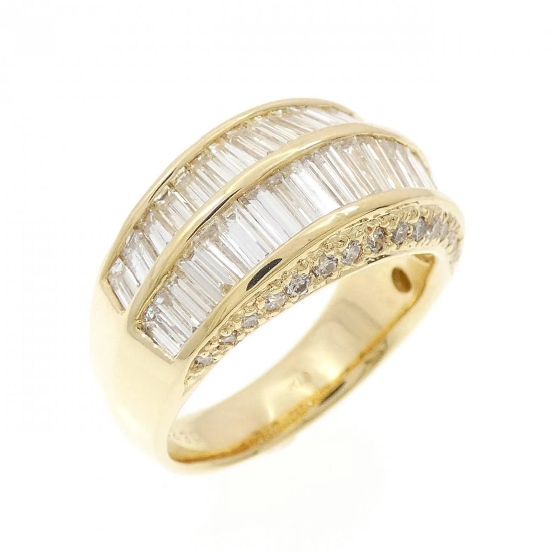 K18YG DIAMOND RING: K18YG Diamond Ring Brand: Unbranded Type: Ring Material: K18 Yellow Gold, Main Stone/Creation Natural Color: YG Size: 6.5-7 US Accessories: None Accessories Notice: When purchasing pre-own