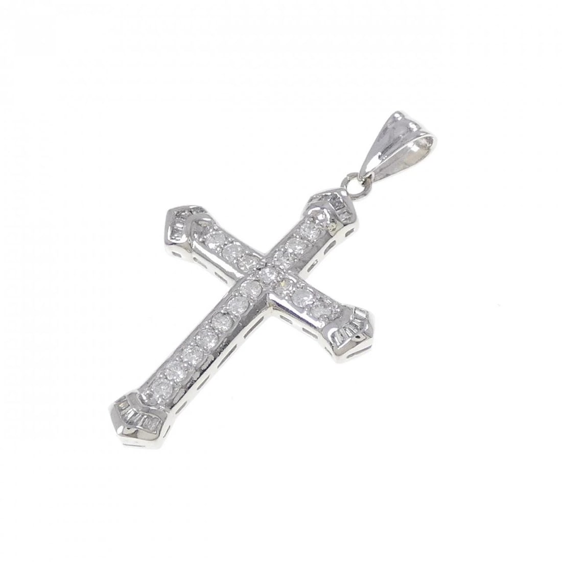 PT900 CROSS DIAMOND PENDANT: PT900 Cross Diamond Pendant Brand: Unbranded Type: Pendant Brooch Material: Platinum 900 Platinum, Main Stone/Creation Natural Color: None Size: ActualSize HxW: 37.9mmx21.5mm Accessories: