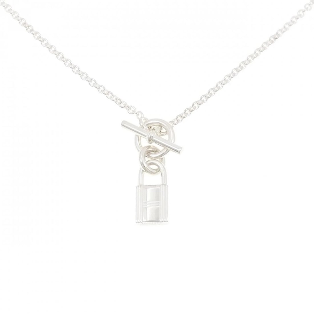 HERMES AMULET CADENA NECKLACE: HERMES Amulet Cadena Necklace Brand: HERMES Type: Necklace Material: 925 Silver, Color: Silver Size: ActualSize Pendant top H x W: 28.7mmx8.0mm Chain Max. W: 2.2mm Size40cm Accessories: None