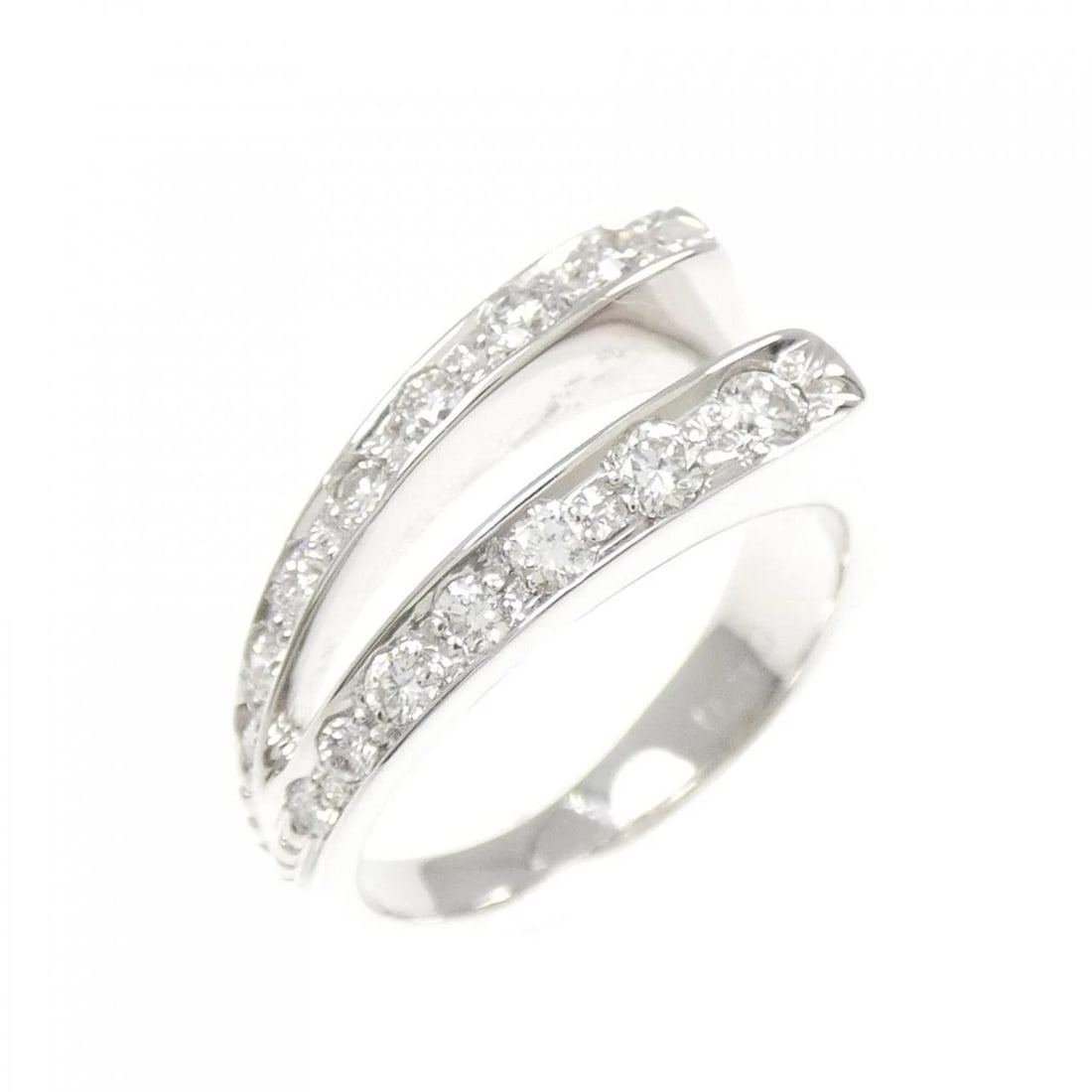 K18WG DIAMOND PINKY RING: K18WG Diamond Pinky Ring Brand: Unbranded Type: Ring Material: K18 White Gold, Main Stone/Creation Natural Color: White Gold Size: 2.5-3 ( US size) Accessories: None Accessories Notice: When