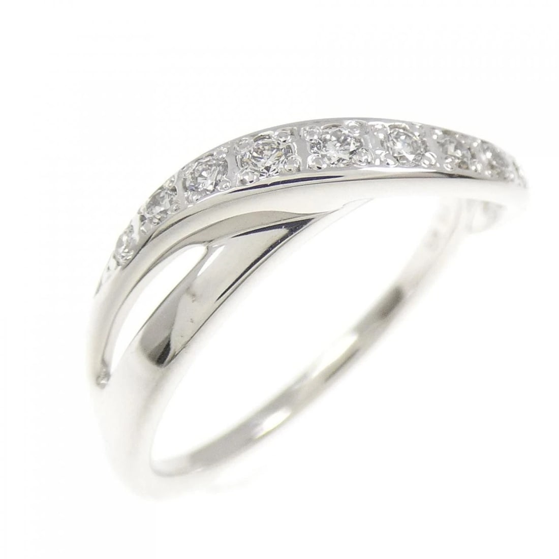 DIAMOND RING: Diamond Ring Brand: Unbranded Type: Ring Material: K18 White Gold, Main Stone/Creation natural Color: White Gold Size: 4.5-5 US Accessories: None Accessories Notice: When purchasing pre-ow