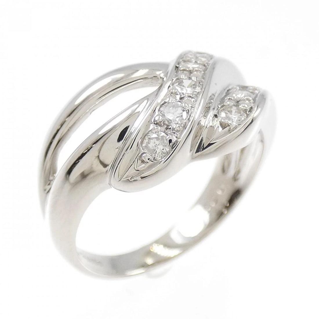 PT850 DIAMOND RING: PT850 Diamond Ring Brand: Unbranded Type: Ring Material: Platinum 850, Main Stone/Creation Natural Color: Silver Size: 6 ( US size) Accessories: None Accessories Notice: When purchasing