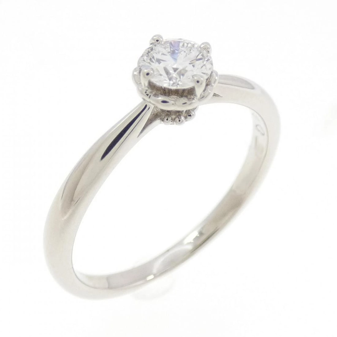 VENDOME DIAMOND RING: VENDOME Diamond Ring Brand: VENDOME Type: Ring Material: Platinum 950, Main Stone/Creation Natural Color: White Size: 4-4.5 (US size) Accessories: None Accessories Notice: When purchasing