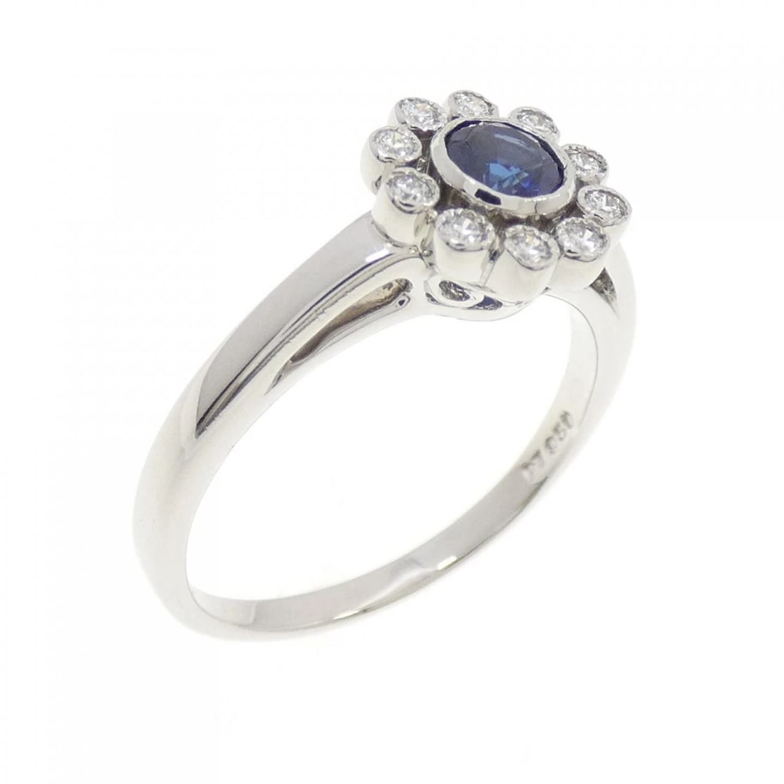 TIFFANY FLOWER RING: Tiffany Flower Ring Brand: Tiffany Type: Ring Material: Platinum 950, Color: White Size: 6-6.5 (US size) Accessories: None Accessories Notice: When purchasing pre-owned goods, please refer to