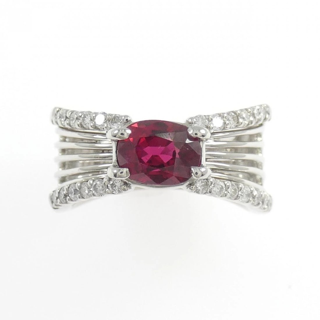 PT900 RUBY RING: PT900 Ruby Ring Brand: Unbranded Type: Ring Material: Platinum 900 Platinum, Color: None Size: 6-6.5 US Accessories: None Accessories Notice: When purchasing pre-owned goods, please refer to