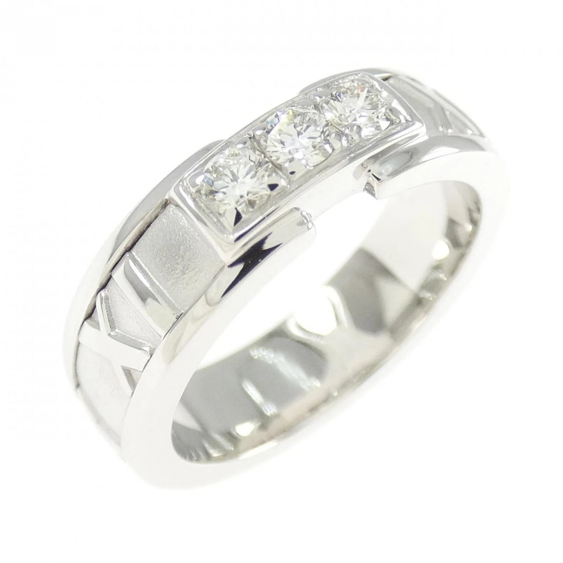 TIFFANY & CO. ATLAS RING: Tiffany & Co. Atlas Ring Brand: Tiffany Type: Ring Material: 750 White Gold, Main Stone/Creation Natural Color: White Size: 5 (US size) Accessories: None Accessories Notice: When purchasing