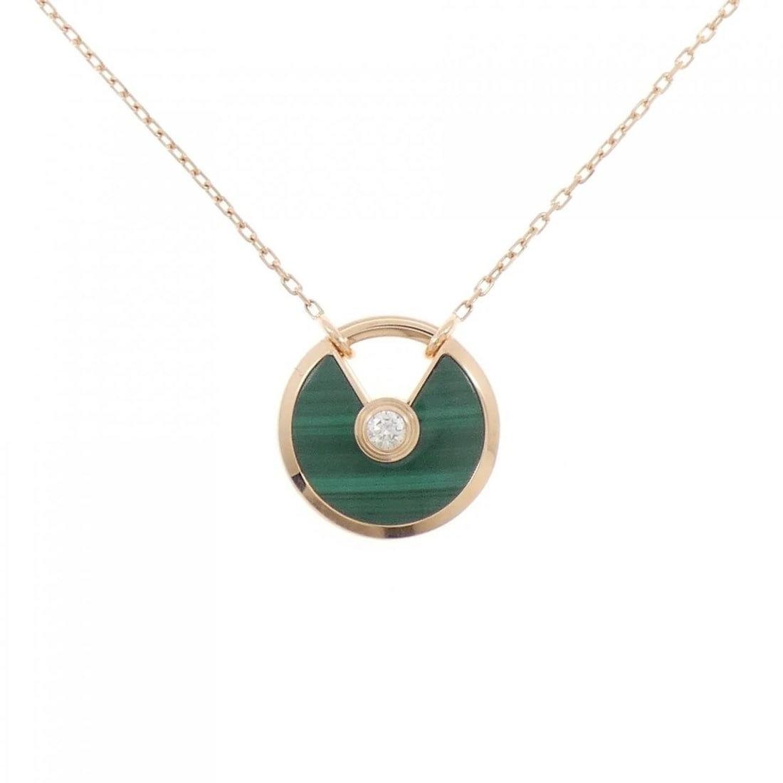 CARTIER AMULET SM NECKLACE: Cartier Amulet SM Necklace Brand: Cartier Type: Necklace Material: 750 Pink Gold, Main Stone/Creation Malachite Color: Gold Size: Actual Size Pendant length approx. x width approx.: