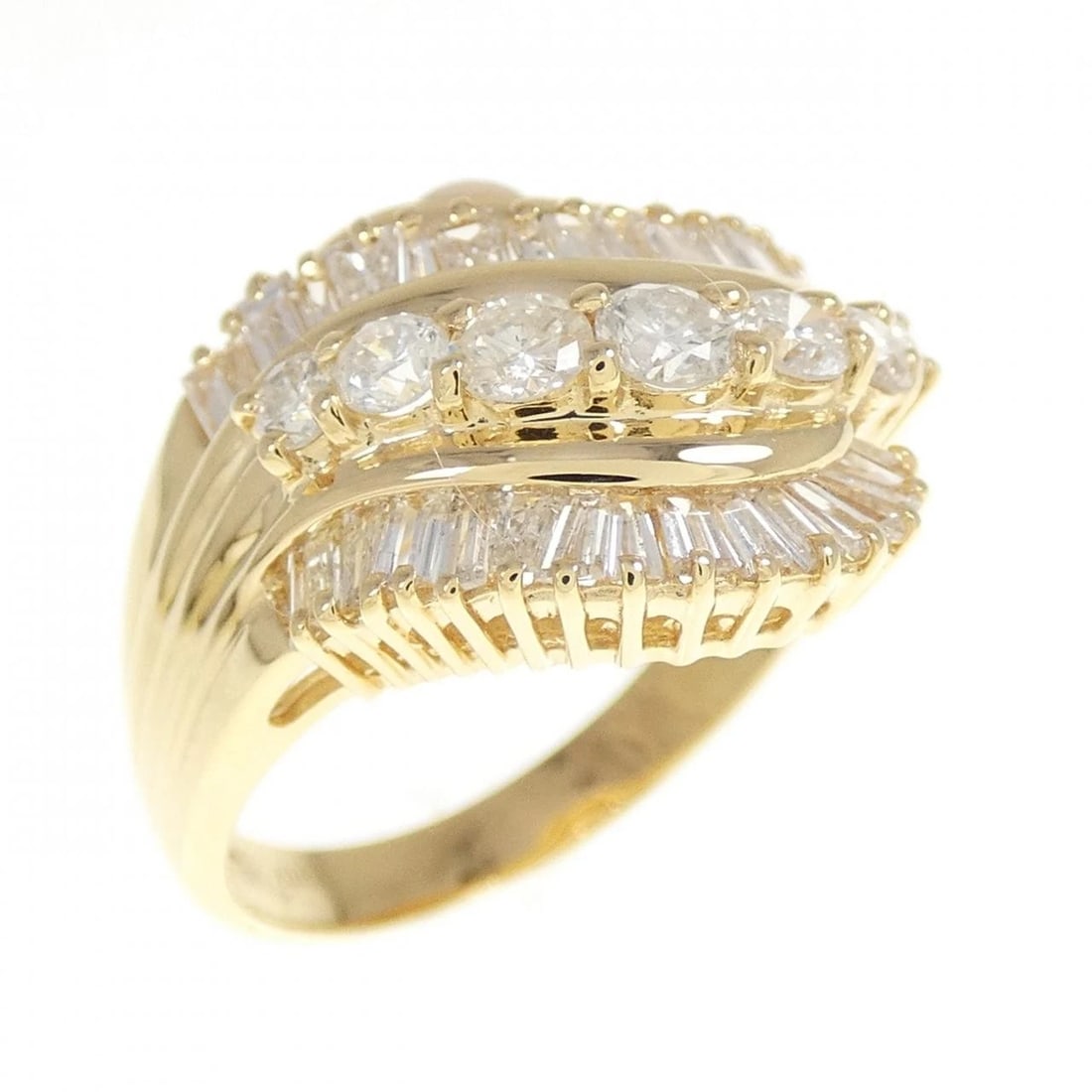 K18YG DIAMOND RING: K18YG Diamond Ring Brand: Unbranded Type: Ring Material: K18 Yellow Gold, Main Stone/Creation Natural Color: Yellow Gold Size: 6 ( US size) Accessories: None Accessories Notice: When