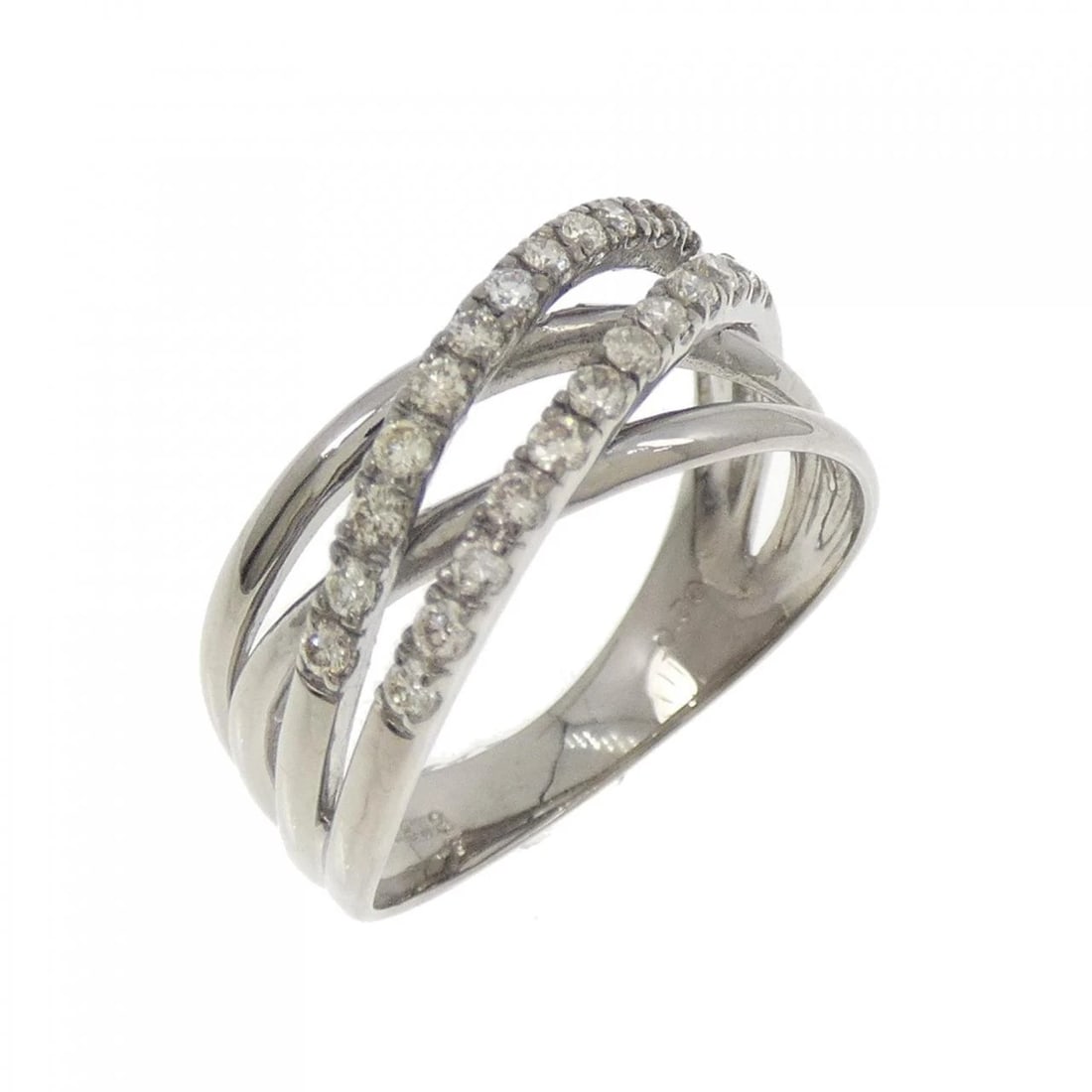 K18WG DIAMOND RING: K18WG Diamond Ring Brand: Unbranded Type: Ring Material: K18 White Gold, Main Stone/Creation Natural Color: White Gold Size: 6.5 US Accessories: None Accessories Notice: When purchasing pr