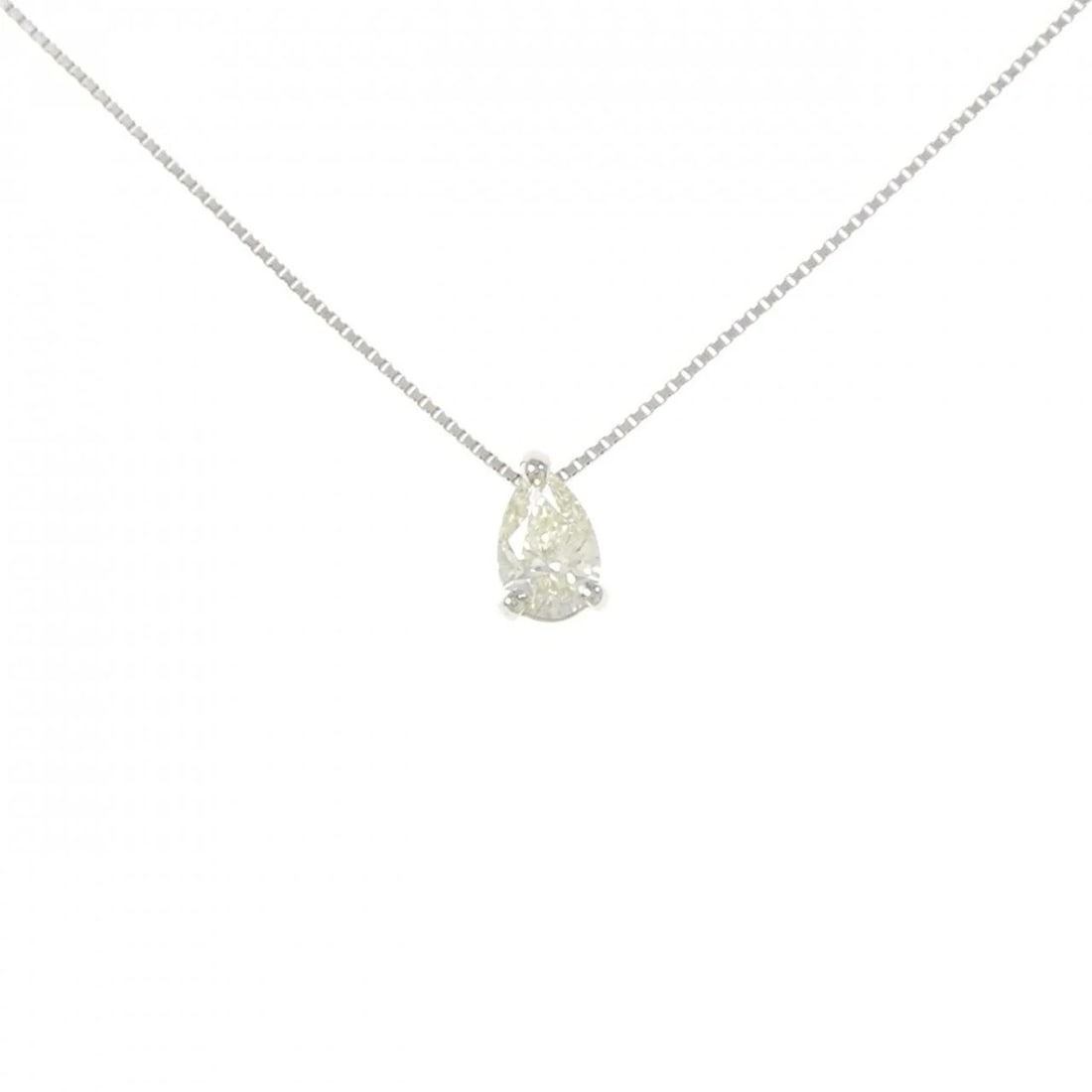 PT900 PT850 DIAMOND NECKLACE: PT900 PT850 Diamond Necklace Brand: Unbranded Type: Necklace Material: Platinum 900 Platinum Platinum 850, Main Stone/Creation Natural Color: White Gold Size: 45cmActualSize Pendant top H x W: