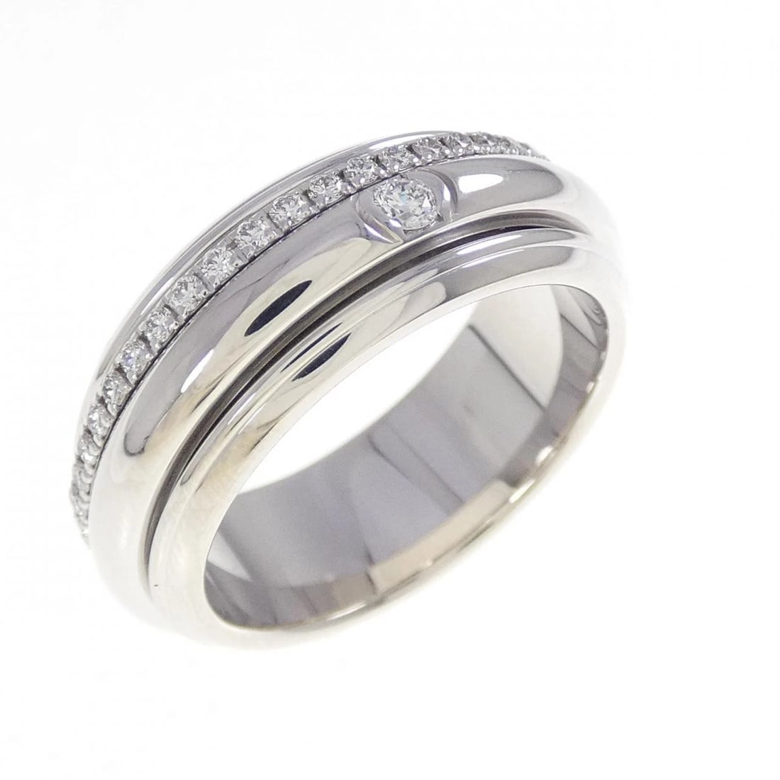 PIAGET POSESHON RING: Piaget Poseshon Ring Brand: PIAGET Type: Ring Material: 750 White Gold, Main Stone/Creation Natural Color: White Size: 9-9.5 (US size) Accessories: None Accessories Notice: When purchasing