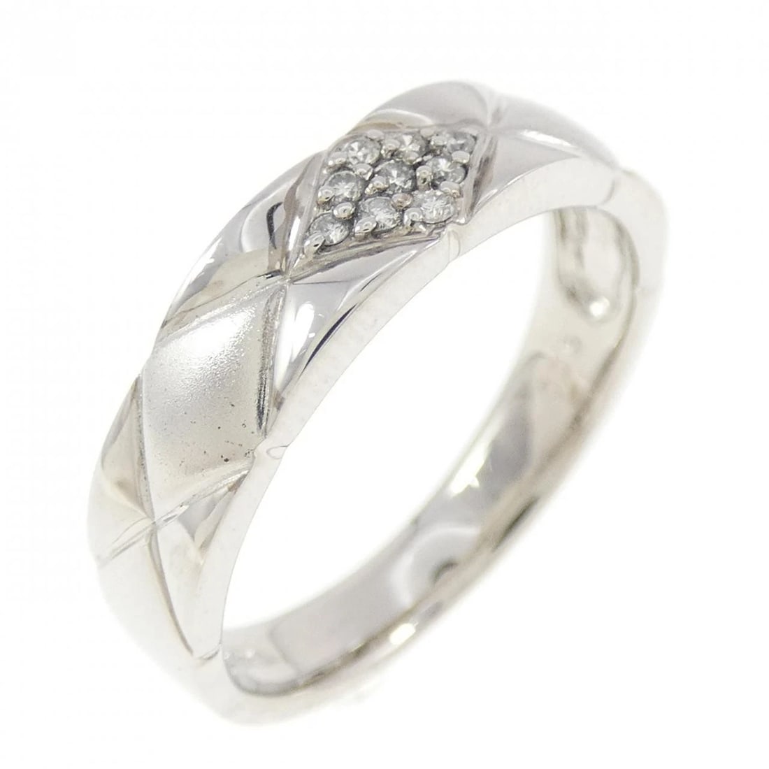 K18WG DIAMOND RING: K18WG Diamond Ring Brand: Unbranded Type: Ring Material: K18 White Gold, Main Stone/Creation Natural Color: White Gold Size: 6.5 US Accessories: None Accessories Notice: When purchasing pr