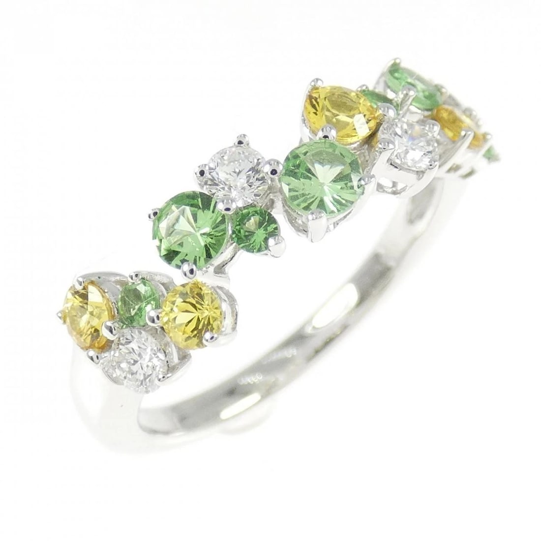 K18WG COLOR STONE RING: K18WG Color Stone Ring Brand: Unbranded Type: Ring Material: K18 White Gold, Main Stone/Creation Garnet Color: White Gold Size: 7-7.5 US Accessories: None Accessories Notice: When purchasing