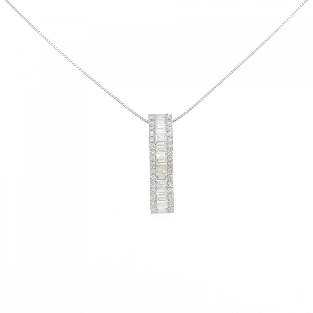 PT900 PT850 DIAMOND NECKLACE: PT900 PT850 Diamond Necklace Brand: Unbranded Type: Necklace Material: Platinum 900 Platinum Platinum 850, Main Stone/Creation Natural Color: None Size: 45cm ActualSize Pendant top H x W: