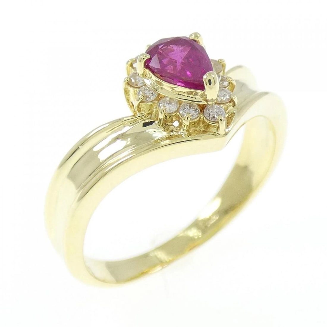K18YG RUBY RING: K18YG Ruby Ring Brand: Unbranded Type: Ring Material: K18 Yellow Gold, Main Stone/Creation Ruby Color: YG Size: 6 US Accessories: None Accessories Notice: When purchasing pre-owned goods,