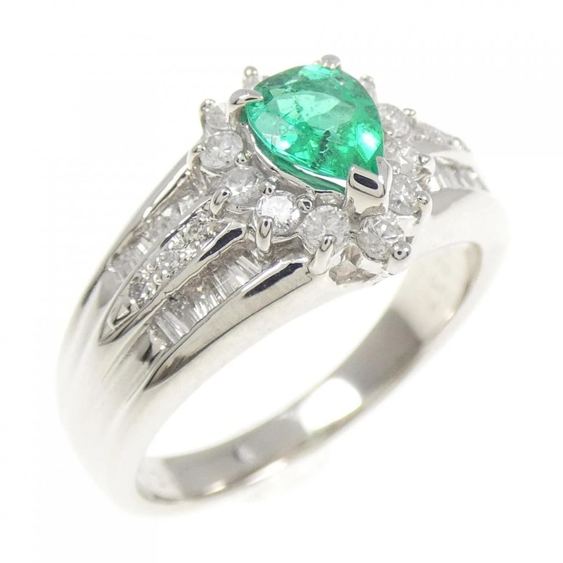 PT900 EMERALD RING: PT900 Emerald Ring Brand: Unbranded Type: Ring Material: Platinum 900 Platinum, Color: None Size: 6.5 US Accessories: None Accessories Notice: When purchasing pre-owned goods, please refer to