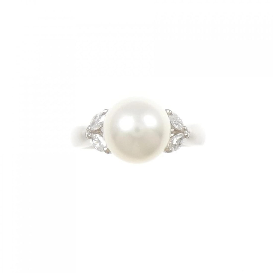 PT900 AKOYA PEARL RING: PT900 Akoya Pearl Ring Brand: Unbranded Type: akoya pearl ring Material: 900 Platinum, Main Stone/Creation Akoya Pearl Color: Silver Size: US 7.5 Accessories: None Accessories Notice: When