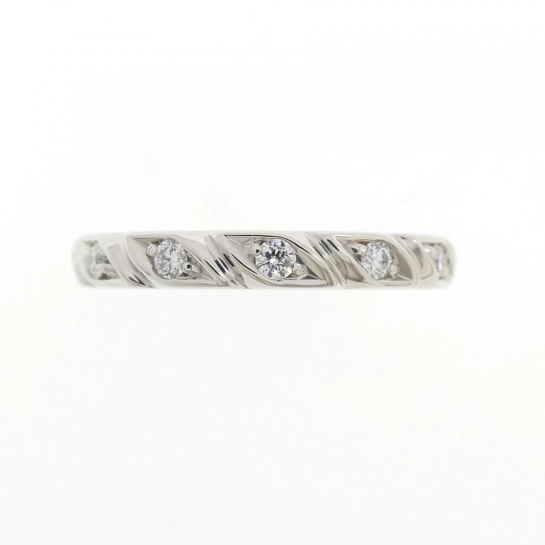 CHAUMET TORSADE RING: CHAUMET Torsade Ring Brand: CHAUMET Type: Ring Material: Platinum 950, Main Stone/Creation Natural Color: White Size: 3.5-4 (US size) Accessories: None Accessories Notice: When purchasing