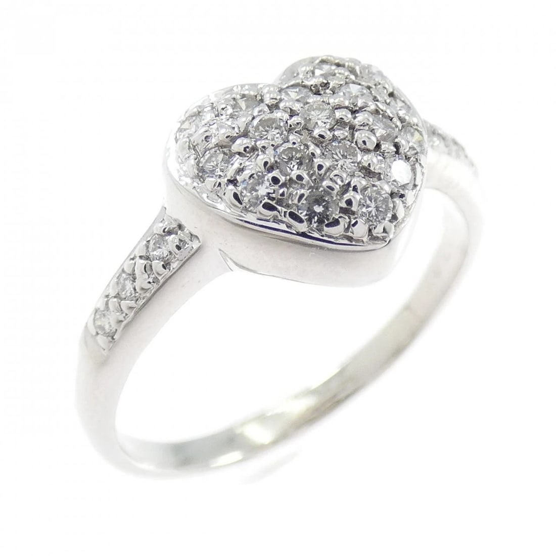 PONTE VECCHIO HEART DIAMOND RING: Ponte Vecchio Heart Diamond Ring Brand: Ponte Vecchio Type: Ring Material: 750 white gold, Main Stone/Creation Natural Color: white gold Size: US 5.75 Accessories: None Accessories Notice: