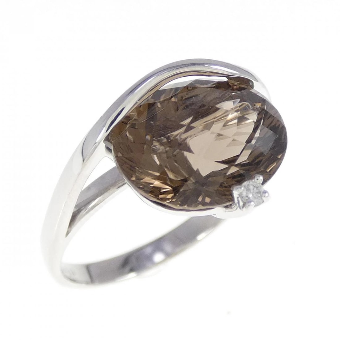 K18WG SMOKY QUARTZ RING (1 of 2)