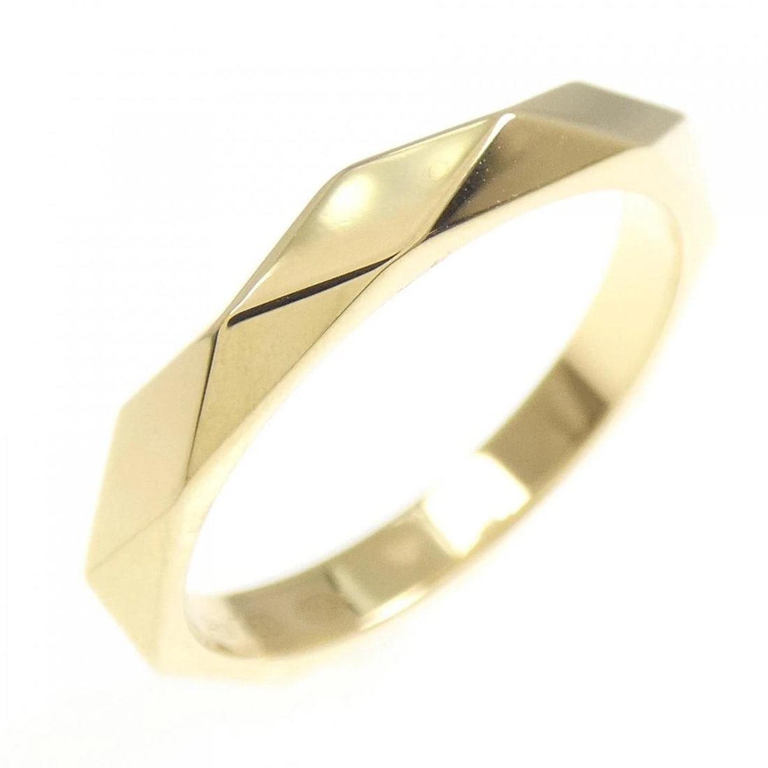 BOUCHERON FACETED MEDIUM RING: Boucheron Faceted Medium Ring Brand: Boucheron Type: Ring Material: 750 yellow gold, Color: yellow gold Size: US 6 Accessories: None Accessories Notice: When purchasing pre-owned goods,