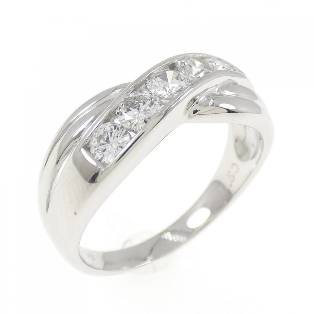 PT900 DIAMOND RING: PT900 Diamond Ring Brand: Unbranded Type: Ring Material: Platinum 900 Platinum, Main Stone/Creation Natural Color: Silver Size: 6 ( US size) Accessories: None Accessories Notice: When