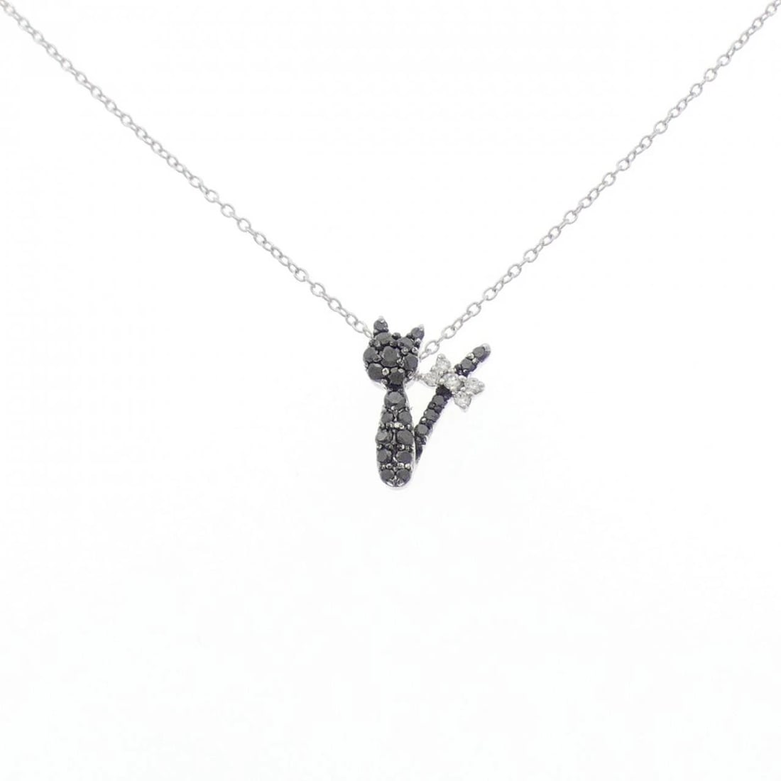 PONTE VECCHIO DIAMOND NECKLACE: Ponte Vecchio Diamond Necklace Brand: Ponte Vecchio Type: Necklace Material: K18 White Gold, Main Stone/Creation Natural Color: White Size: 36 40cmActualSize Pendant top H x W: 13.1mmx9.3mm