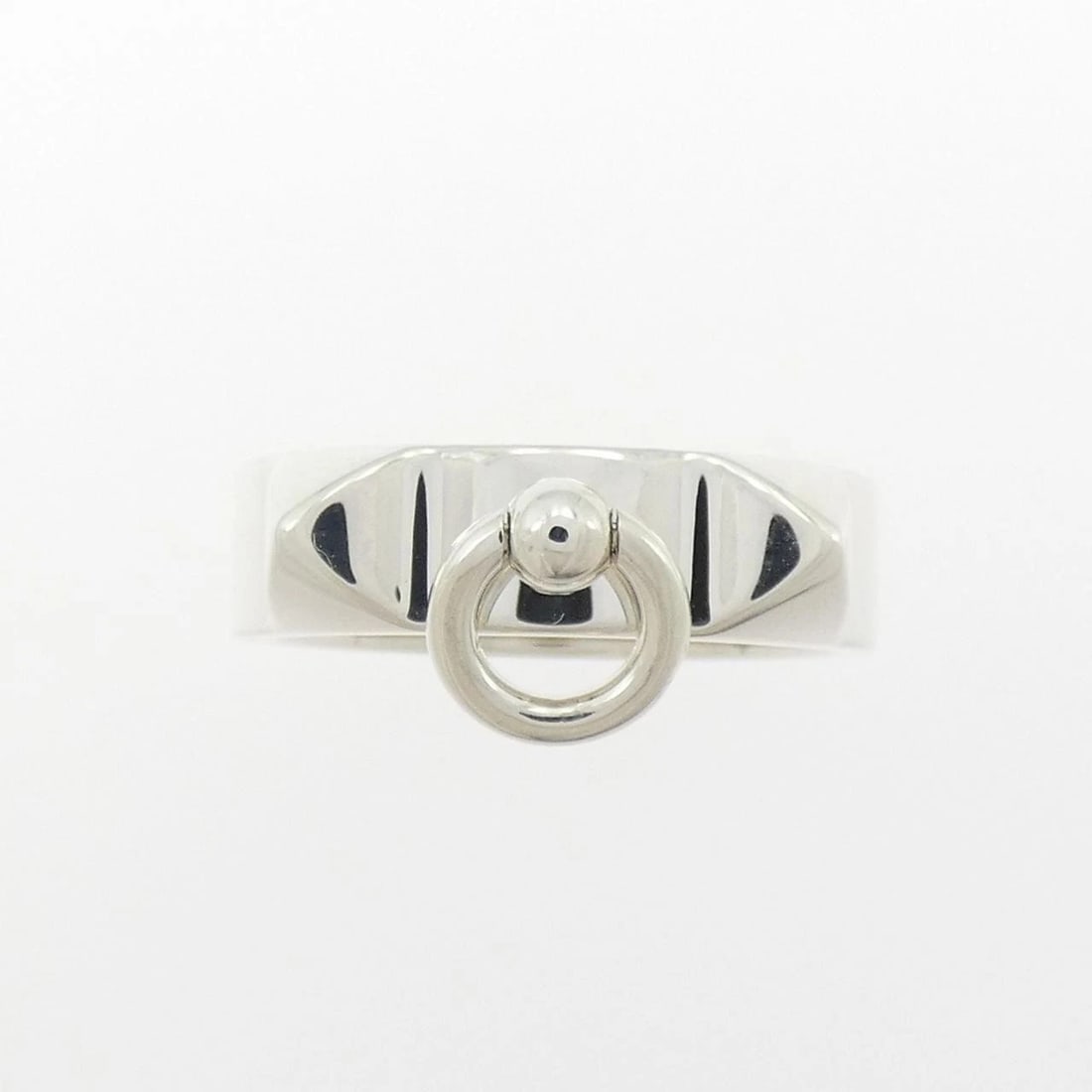 HERMES COLLIER DE CHIEN RING: HERMES Collier de Chien Ring Brand: HERMES Type: Ring Material: 925Silver, Color: White Size: US 6.5 Accessories: None Accessories Notice: When purchasing pre-owned goods, please refer to