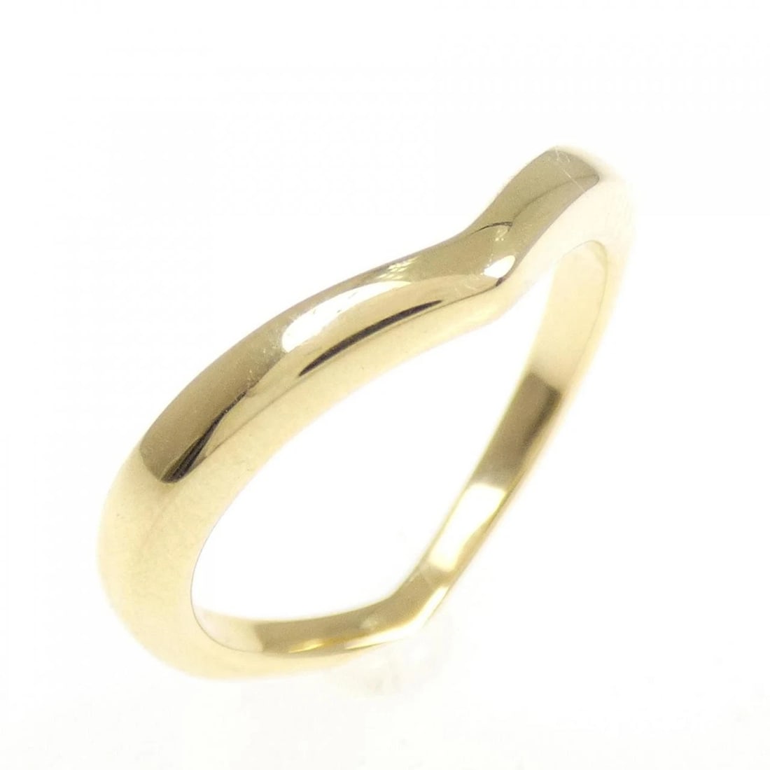 TIFFANY V-BAND RING: Tiffany V-Band Ring Brand: Tiffany Type: Ring Material: 750 Yellow Gold, Color: yellow gold Size: 3.5-4 (US size) Accessories: None Accessories Notice: When purchasing pre-owned goods, ple